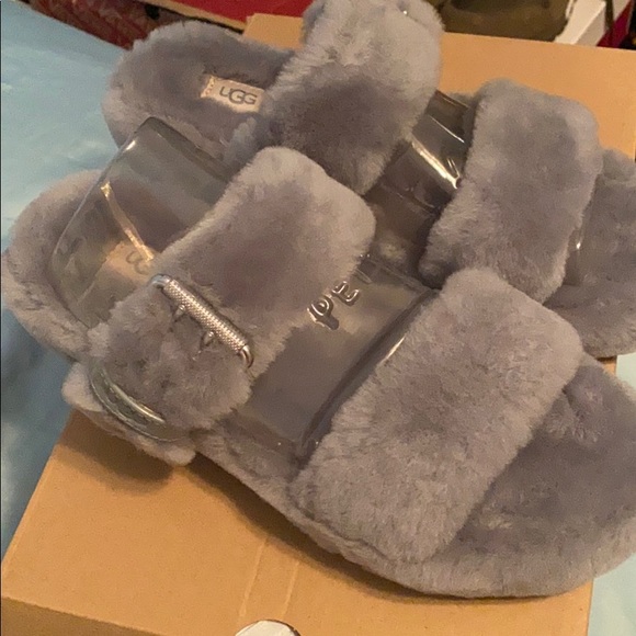 UGG fuzzy slippers - Picture 1 of 4